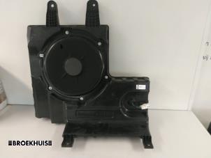 Gebruikte Subwoofer Dodge 1500 Crew Cab (DS) 5.7 Hemi V8 4x4 Prijs € 151,25 Inclusief btw aangeboden door Autobedrijf Broekhuis B.V.