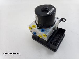 Gebruikte ABS Pomp BMW 3 serie (E90) 318i 16V Prijs € 45,00 Margeregeling aangeboden door Autobedrijf Broekhuis B.V.