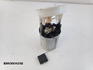 Gebruikte Tank element Pomp BMW 3 serie (E90) 318i 16V Prijs € 30,00 Margeregeling aangeboden door Autobedrijf Broekhuis B.V.