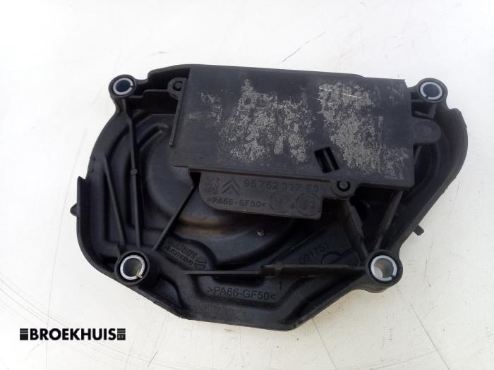 Gebruikte Distributiedeksel Citroen C3 (SX/SW) 1.2 Vti 12V PureTech Prijs € 20,00 Margeregeling aangeboden door Autobedrijf Broekhuis B.V.