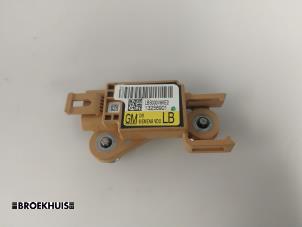 Gebruikte Sensor Airbag Opel Vectra C Caravan 1.8 16V Prijs € 25,00 Margeregeling aangeboden door Autobedrijf Broekhuis B.V.