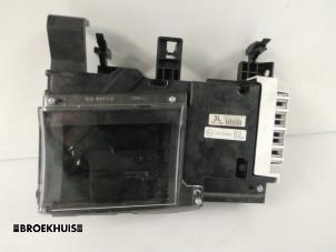 Gebruikte Head-up display Toyota Prius Plus (ZVW4) 1.8 Hybrid 16V Prijs € 70,00 Margeregeling aangeboden door Autobedrijf Broekhuis B.V.