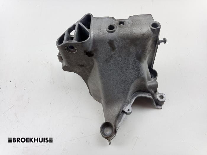 Gebruikte Motorrubber Audi A3 Sportback (8VA/8VF) 1.0 TFSI 12V Prijs € 25,00 Margeregeling aangeboden door Autobedrijf Broekhuis B.V.