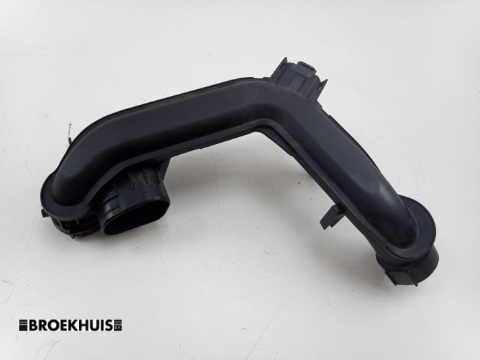 Gebruikte Intercooler Buis Audi A3 Sportback (8VA/8VF) 1.0 TFSI 12V Prijs € 35,00 Margeregeling aangeboden door Autobedrijf Broekhuis B.V.
