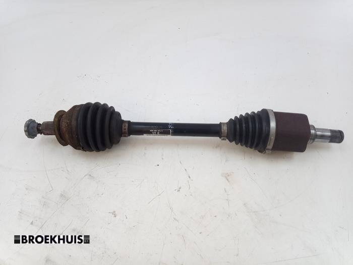 Gebruikte Steekas links-voor Volkswagen Polo V (6R) 1.0 TSI 12V BlueMotion Prijs € 60,00 Margeregeling aangeboden door Autobedrijf Broekhuis B.V.