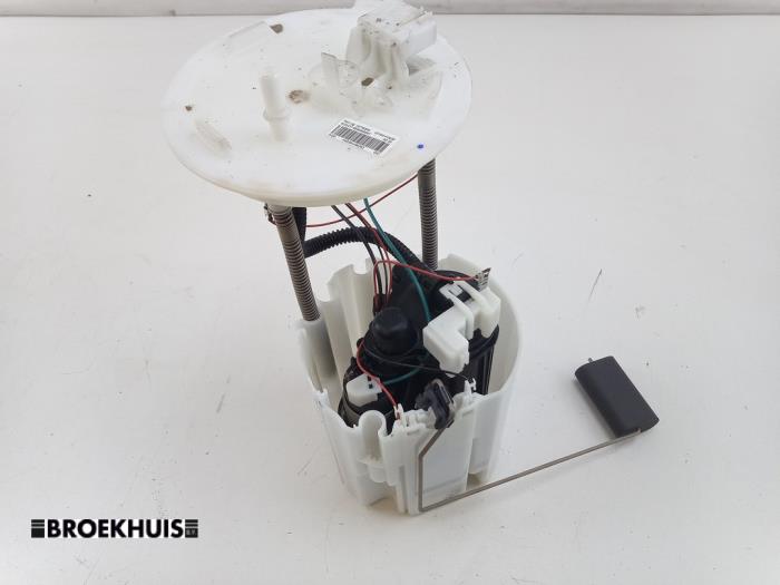 Gebruikte Tank element Pomp Opel Insignia Sports Tourer 1.8 16V Ecotec Prijs € 47,50 Margeregeling aangeboden door Autobedrijf Broekhuis B.V.