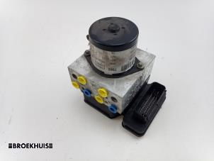 Gebruikte ABS Pomp Opel Insignia Sports Tourer 1.8 16V Ecotec Prijs € 70,00 Margeregeling aangeboden door Autobedrijf Broekhuis B.V.