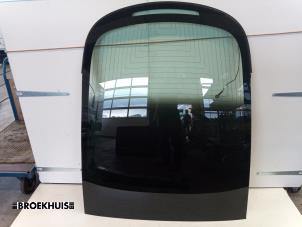 Gebruikte Achterruit Tesla Model 3 Long Range AWD 75 kWh Prijs € 500,00 Margeregeling aangeboden door Autobedrijf Broekhuis B.V.