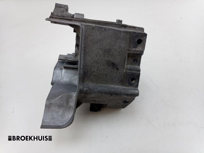 Gebruikte Motorrubber Volkswagen Golf VII (AUA) 1.0 TSI 12V BlueMotion Prijs € 25,00 Margeregeling aangeboden door Autobedrijf Broekhuis B.V.