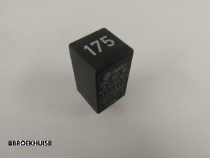 Gebruikte Relais Seat Alhambra (7V8/9) Prijs € 10,00 Margeregeling aangeboden door Autobedrijf Broekhuis B.V.