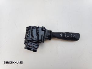 Gebruikte Ruitenwis Schakelaar Toyota Prius (ZVW5) 1.8 16V Hybrid Prijs € 35,00 Margeregeling aangeboden door Autobedrijf Broekhuis B.V.