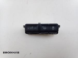 Gebruikte Schakelaar Toyota Prius (ZVW5) 1.8 16V Hybrid Prijs € 50,00 Margeregeling aangeboden door Autobedrijf Broekhuis B.V.