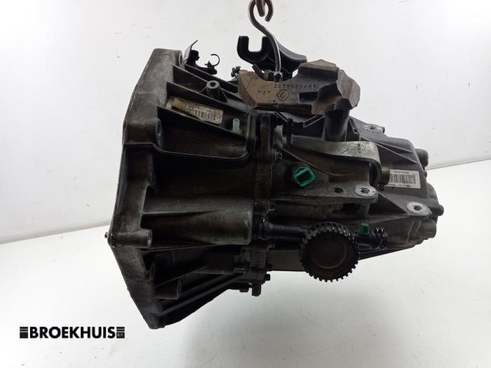 Gebruikte Versnellingsbak Renault Megane III Grandtour (KZ) 1.5 dCi 110 Prijs € 200,00 Margeregeling aangeboden door Autobedrijf Broekhuis B.V.