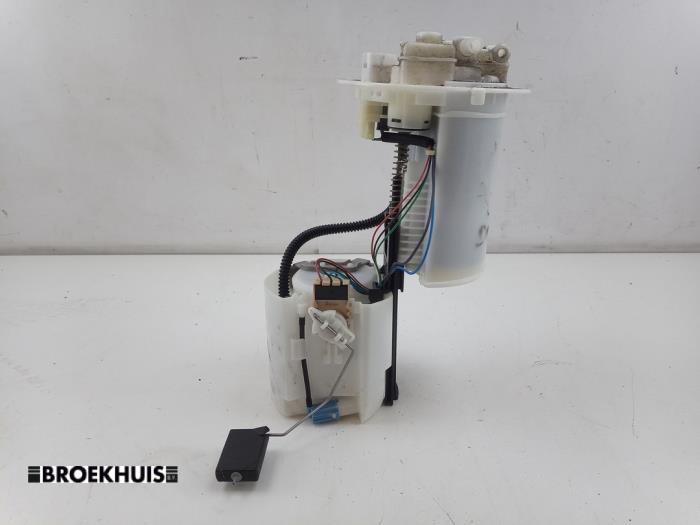 Gebruikte Tank element Pomp Toyota Prius (ZVW5) 1.8 16V Hybrid Prijs € 75,00 Margeregeling aangeboden door Autobedrijf Broekhuis B.V.