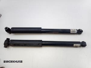 Gebruikte Schokdemper set Ford Transit 2.0 TDCi 16V Eco Blue 130 RWD Prijs € 66,55 Inclusief btw aangeboden door Autobedrijf Broekhuis B.V.
