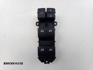 Gebruikte Ruit schakelaar elektrisch Toyota Prius (ZVW5) 1.8 16V Hybrid Prijs € 50,00 Margeregeling aangeboden door Autobedrijf Broekhuis B.V.