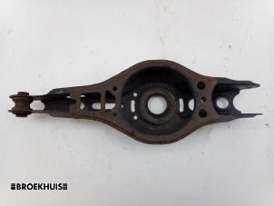 Gebruikte Draagarm rechts-achter Toyota Prius (ZVW5) 1.8 16V Hybrid Prijs € 40,00 Margeregeling aangeboden door Autobedrijf Broekhuis B.V.