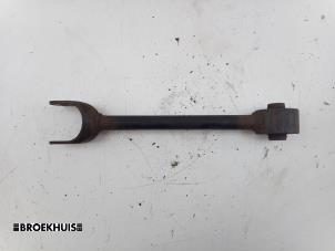 Gebruikte Draagarm rechts-achter Toyota Prius (ZVW5) 1.8 16V Hybrid Prijs € 25,00 Margeregeling aangeboden door Autobedrijf Broekhuis B.V.