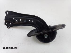 Gebruikte Draagarm rechts-achter Toyota Prius (ZVW5) 1.8 16V Hybrid Prijs € 40,00 Margeregeling aangeboden door Autobedrijf Broekhuis B.V.