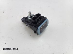 Gebruikte Airbag Sensor Toyota Prius (ZVW5) 1.8 16V Hybrid Prijs € 25,00 Margeregeling aangeboden door Autobedrijf Broekhuis B.V.