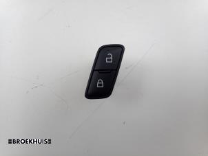 Gebruikte Schakelaar Centr. Deurvergrendeling Ford Transit 2.0 TDCi 16V Eco Blue 130 RWD Prijs € 9,08 Inclusief btw aangeboden door Autobedrijf Broekhuis B.V.