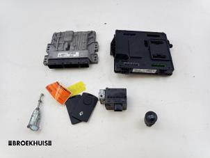 Gebruikte Inspuitcomputer Renault Megane III Grandtour (KZ) 1.5 dCi 110 Prijs € 150,00 Margeregeling aangeboden door Autobedrijf Broekhuis B.V.