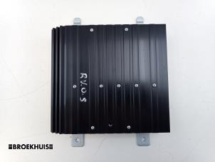 Gebruikte Radio versterker Mitsubishi Outlander (GF/GG) 2.0 16V PHEV 4x4 Prijs € 625,00 Margeregeling aangeboden door Autobedrijf Broekhuis B.V.