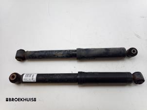 Gebruikte Schokdemper set Citroen C3 (SC) 1.2 VTi 82 12V Prijs € 35,00 Margeregeling aangeboden door Autobedrijf Broekhuis B.V.