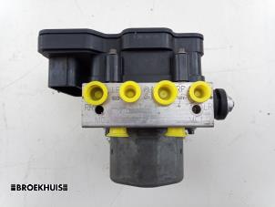 Gebruikte ABS Pomp Ford Transit Custom 2.0 TDCi 16V Eco Blue 105 Prijs € 272,25 Inclusief btw aangeboden door Autobedrijf Broekhuis B.V.