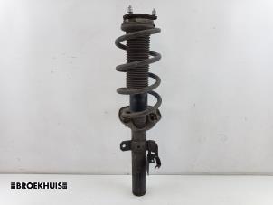 Gebruikte Mac Phersonpoot links-voor Ford Transit Custom 2.0 TDCi 16V Eco Blue 105 Prijs € 72,60 Inclusief btw aangeboden door Autobedrijf Broekhuis B.V.