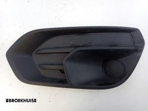 Gebruikte Afdekplaat mistlamp links Iveco New Daily VI 33S14, 35C14, 35S14 Prijs € 24,20 Inclusief btw aangeboden door Autobedrijf Broekhuis B.V.