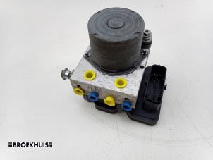 Gebruikte ABS Pomp Volkswagen Polo V (6R) 1.0 12V BlueMotion Technology Prijs € 50,00 Margeregeling aangeboden door Autobedrijf Broekhuis B.V.