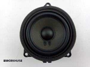 Gebruikte Speaker BMW 5 serie (G30) 540i 3.0 TwinPower Turbo 24V Prijs € 25,00 Margeregeling aangeboden door Autobedrijf Broekhuis B.V.