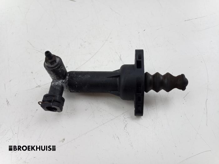 Gebruikte Koppeling Hulp Cilinder Volkswagen Golf VII (AUA) 1.4 TSI 16V Prijs € 20,00 Margeregeling aangeboden door Autobedrijf Broekhuis B.V.