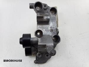 Gebruikte Dynamosteun onder Renault Master III (EV/HV/UV/VA/VB/VD/VF/VG/VJ) 2.3 dCi 145 16V FWD Prijs € 57,48 Inclusief btw aangeboden door Autobedrijf Broekhuis B.V.