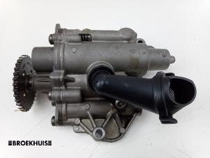Gebruikte Oliepomp Volkswagen Golf VII (AUA) 1.4 TSI 16V Prijs € 70,00 Margeregeling aangeboden door Autobedrijf Broekhuis B.V.