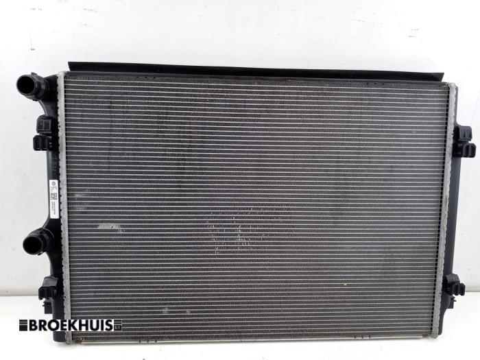 Gebruikte Radiateur Volkswagen Passat Variant (3G5) 2.0 TDI 16V 150 Prijs € 75,00 Margeregeling aangeboden door Autobedrijf Broekhuis B.V.