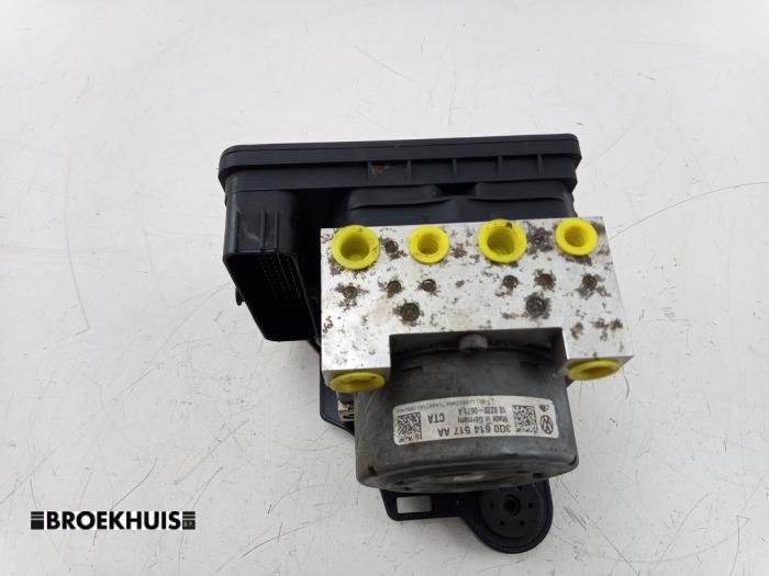 Gebruikte ABS Pomp Volkswagen Passat Variant (3G5) 2.0 TDI 16V 150 Prijs € 70,00 Margeregeling aangeboden door Autobedrijf Broekhuis B.V.