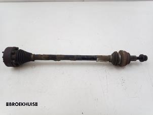 Gebruikte Aandrijfas rechts-achter Volkswagen Passat Variant (3G5) 2.0 TDI 16V 150 Prijs € 50,00 Margeregeling aangeboden door Autobedrijf Broekhuis B.V.