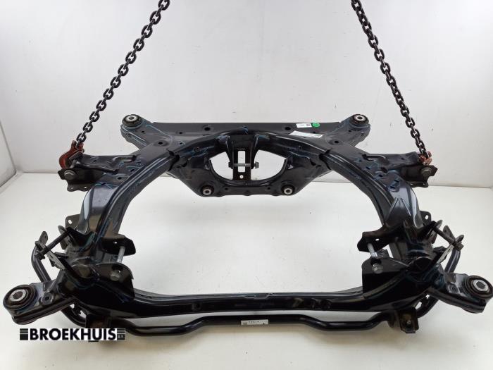 Gebruikte Subframe Tesla Model Y (5YJY) RWD Prijs € 425,00 Margeregeling aangeboden door Autobedrijf Broekhuis B.V.