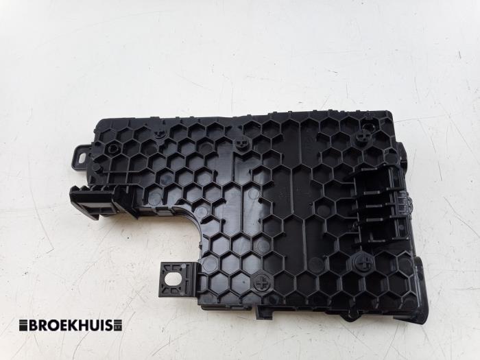 Computer Body Control van een Tesla Model Y (5YJY) RWD 2024