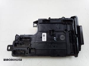 Gebruikte Computer Body Control Tesla Model Y (5YJY) RWD Prijs € 100,00 Margeregeling aangeboden door Autobedrijf Broekhuis B.V.