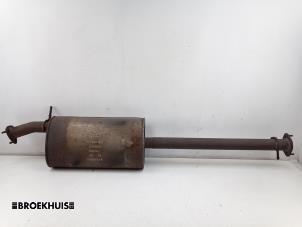 Gebruikte Uitlaat Middendemper Landrover Defender I 2.2 TD4 16V Prijs € 150,00 Margeregeling aangeboden door Autobedrijf Broekhuis B.V.
