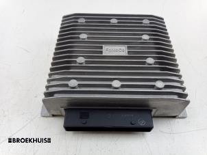 Gebruikte Radio versterker Ford S-Max (GBW) 2.0 TDCi 16V 140 Prijs € 100,00 Margeregeling aangeboden door Autobedrijf Broekhuis B.V.