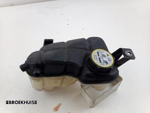 Gebruikte Koelwater Reservoir Ford S-Max (GBW) 2.0 TDCi 16V 140 Prijs € 15,00 Margeregeling aangeboden door Autobedrijf Broekhuis B.V.