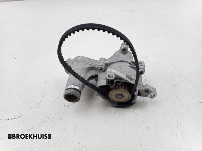 Gebruikte Waterpomp Ford Focus 4 Wagon 1.0 Ti-VCT EcoBoost 12V 125 Prijs € 40,00 Margeregeling aangeboden door Autobedrijf Broekhuis B.V.