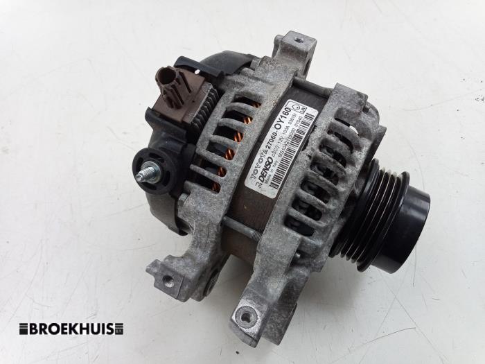 Gebruikte Dynamo Toyota Yaris III (P13) 1.33 16V Dual VVT-I Prijs € 60,00 Margeregeling aangeboden door Autobedrijf Broekhuis B.V.