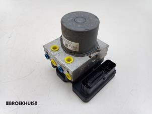 Gebruikte ABS Pomp Opel Astra K Sports Tourer 1.0 Turbo 12V Prijs € 75,00 Margeregeling aangeboden door Autobedrijf Broekhuis B.V.