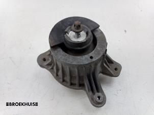 Gebruikte Motorrubber Mercedes C Estate (S205) C-180 BlueTEC, C-180 d 1.6 16V Prijs € 35,00 Margeregeling aangeboden door Autobedrijf Broekhuis B.V.