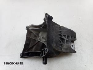 Gebruikte Motorrubber Mercedes C Estate (S205) C-180 BlueTEC, C-180 d 1.6 16V Prijs € 45,00 Margeregeling aangeboden door Autobedrijf Broekhuis B.V.